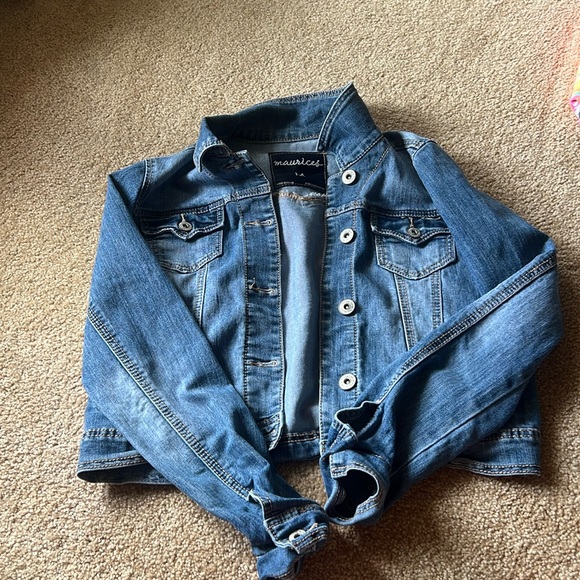 Jean jacket - Picture 1 of 4